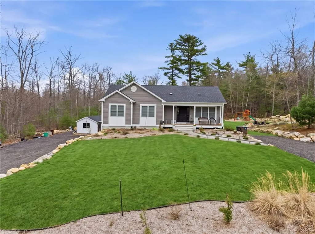 380 Ledge Road Coventry RI 02816