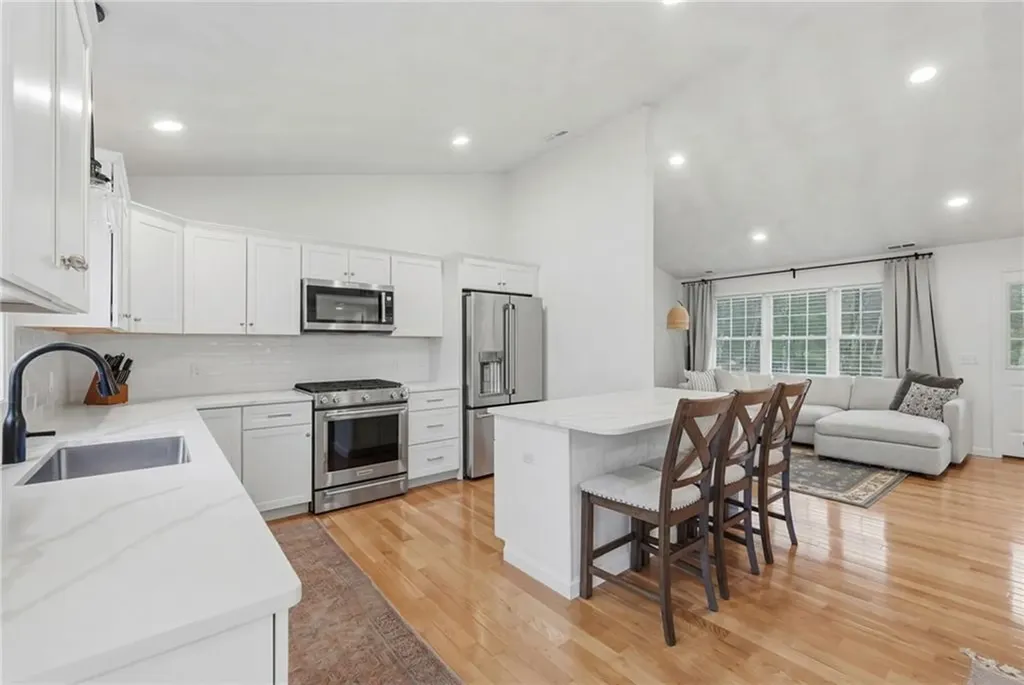 380 Ledge Road Coventry RI 02816