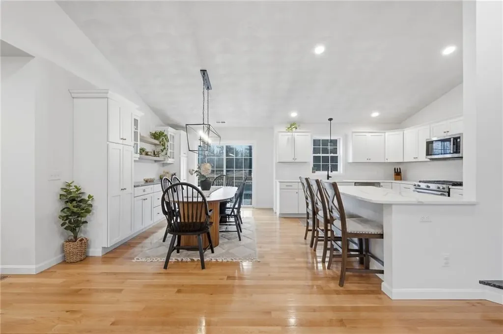 380 Ledge Road Coventry RI 02816