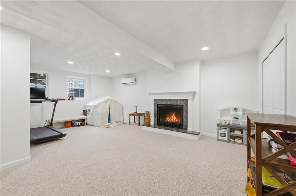380 Ledge Road Coventry RI 02816