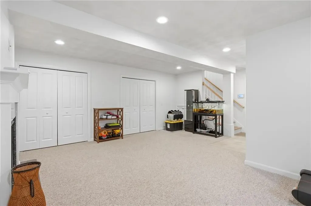 380 Ledge Road Coventry RI 02816