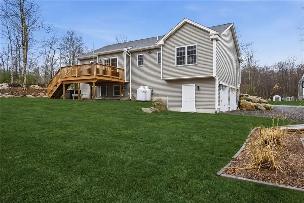 380 Ledge Road Coventry RI 02816