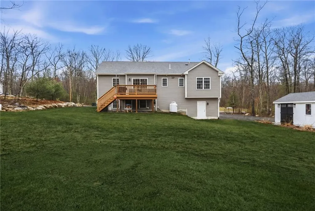 380 Ledge Road Coventry RI 02816