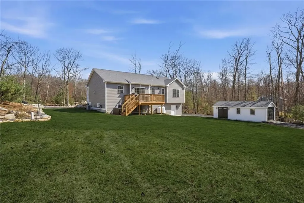 380 Ledge Road Coventry RI 02816