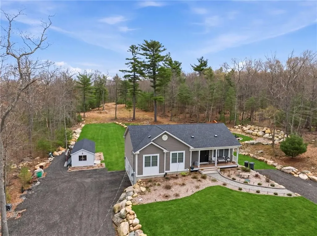 380 Ledge Road Coventry RI 02816