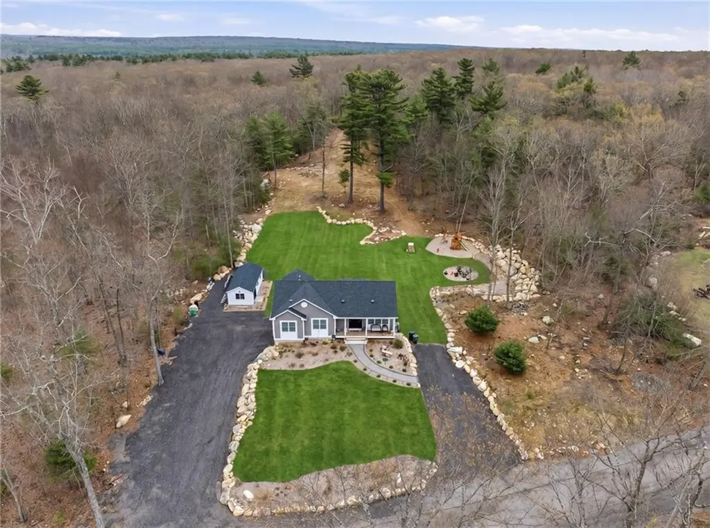 380 Ledge Road Coventry RI 02816
