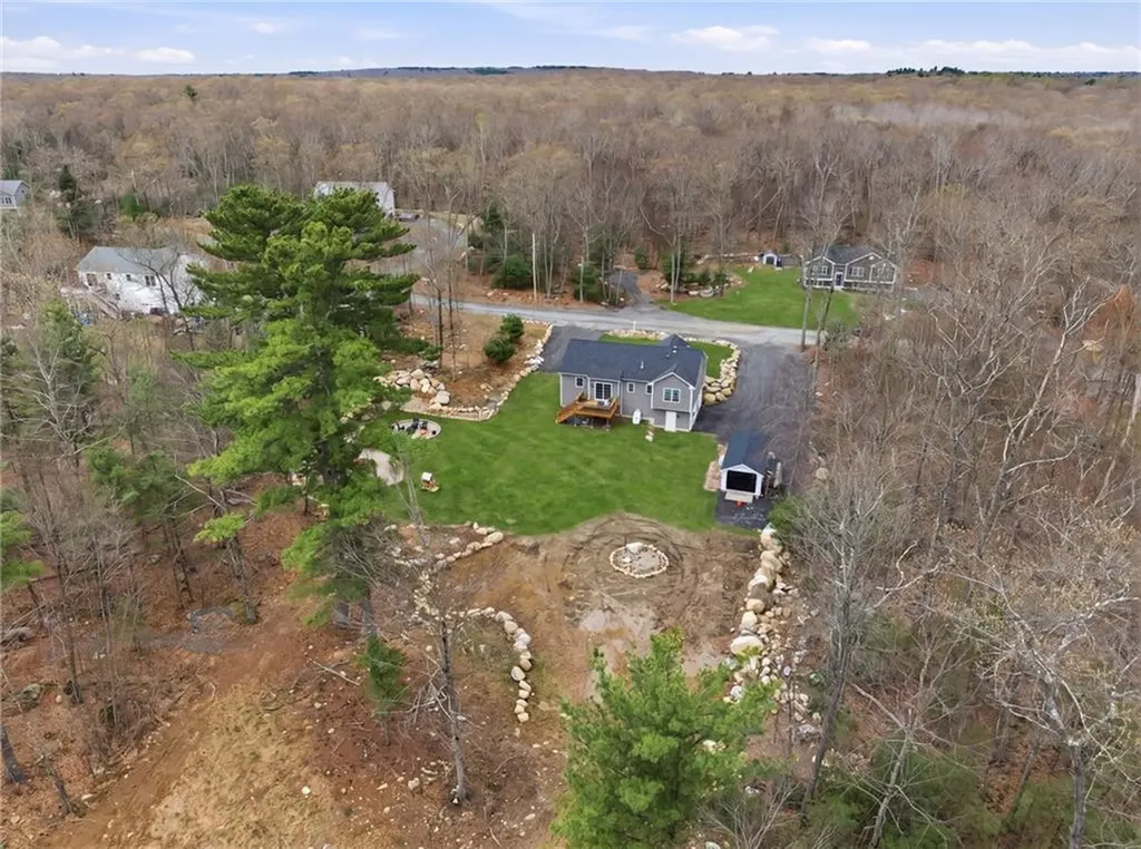 380 Ledge Road Coventry RI 02816