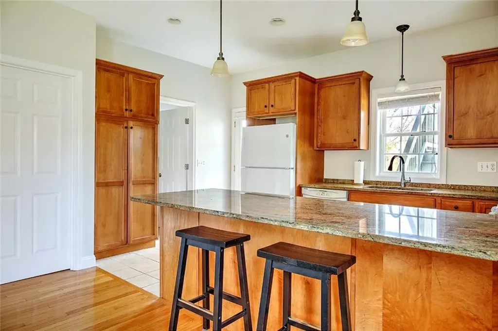31 Garfield Avenue Bristol RI 02809