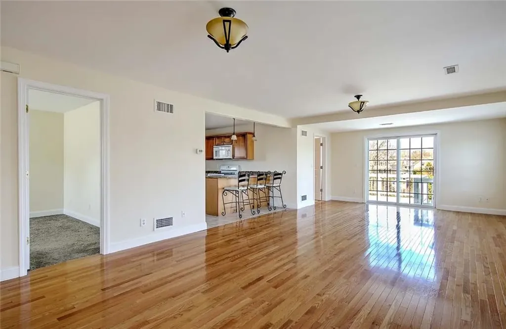 31 Garfield Avenue Bristol RI 02809