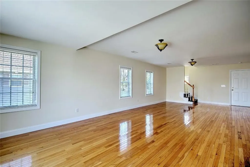 31 Garfield Avenue Bristol RI 02809