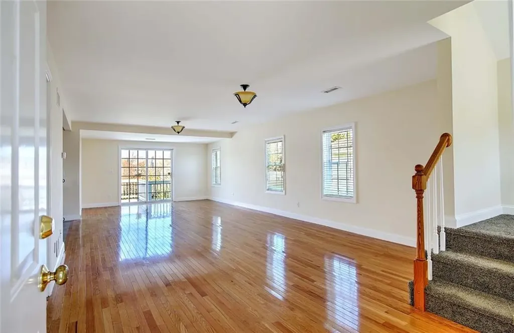 31 Garfield Avenue Bristol RI 02809