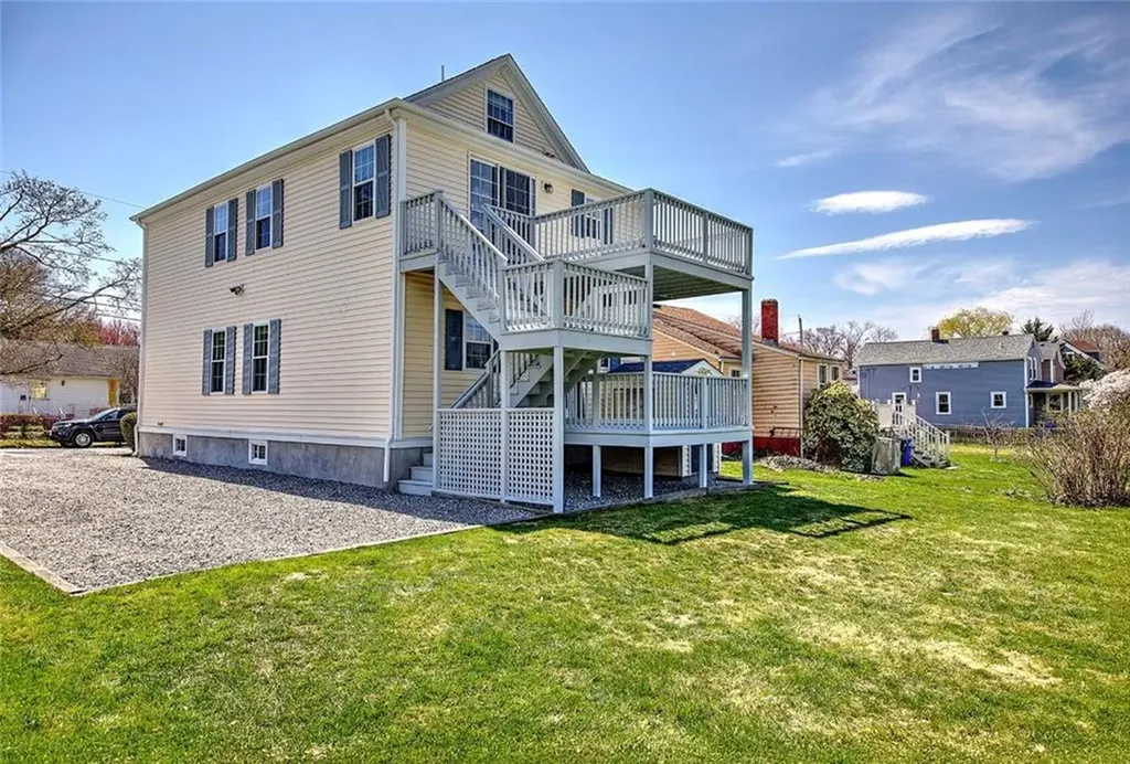 31 Garfield Avenue Bristol RI 02809