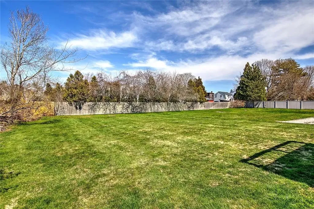 31 Garfield Avenue Bristol RI 02809