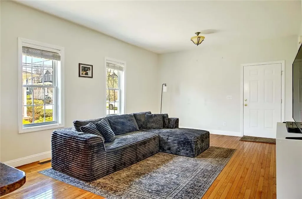 31 Garfield Avenue Bristol RI 02809