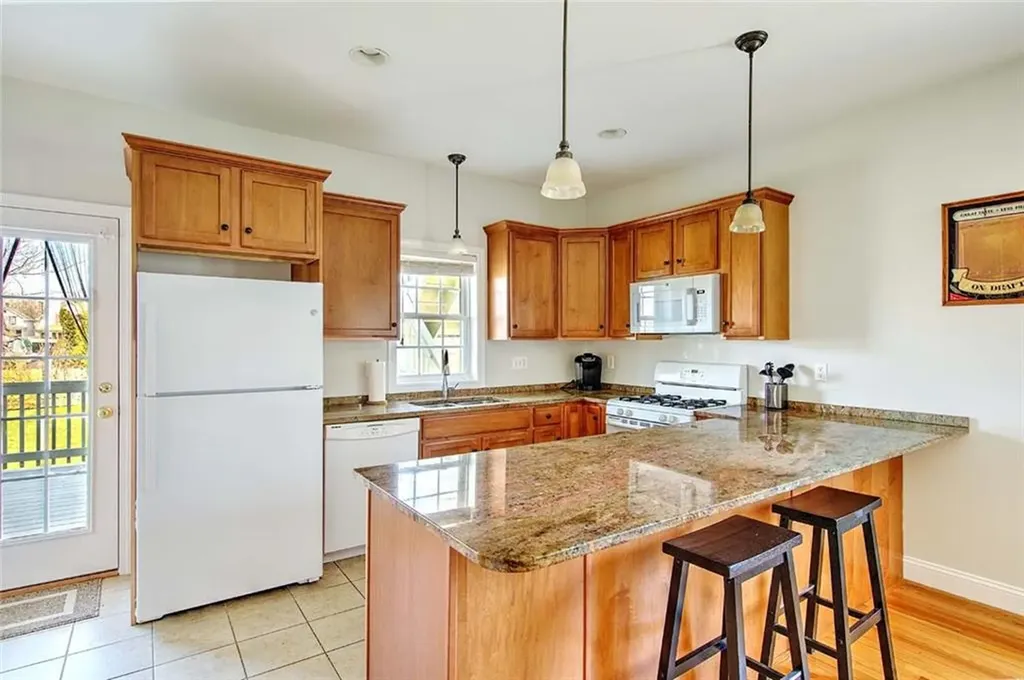31 Garfield Avenue Bristol RI 02809