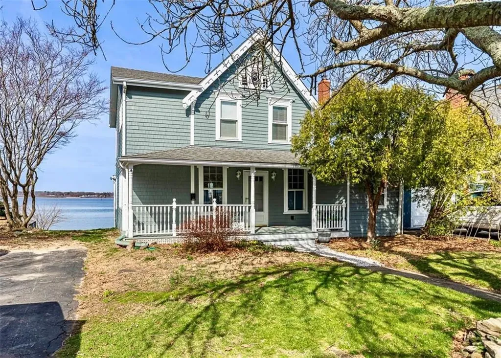 233 Terrace Avenue East Providence RI 02915