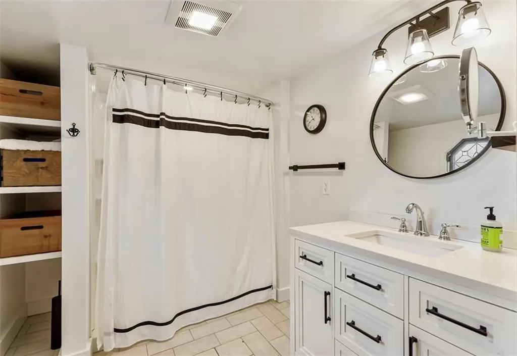 233 Terrace Avenue East Providence RI 02915