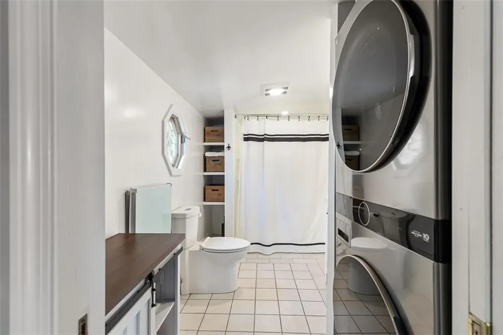233 Terrace Avenue East Providence RI 02915