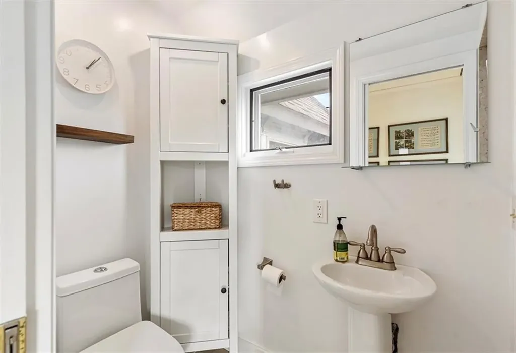 233 Terrace Avenue East Providence RI 02915