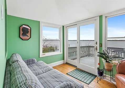 233 Terrace Avenue East Providence RI 02915