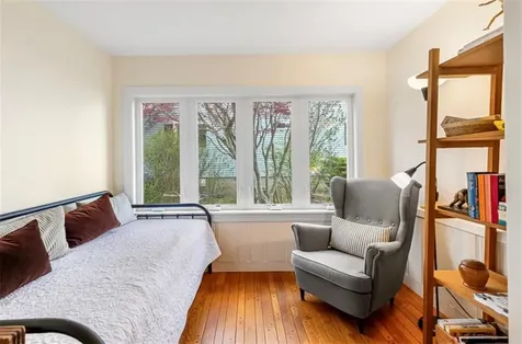 233 Terrace Avenue East Providence RI 02915