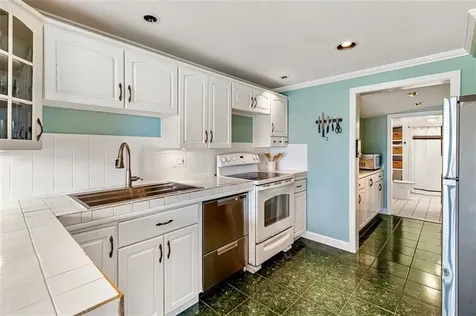 233 Terrace Avenue East Providence RI 02915