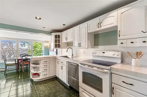 233 Terrace Avenue East Providence RI 02915