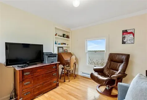 233 Terrace Avenue East Providence RI 02915