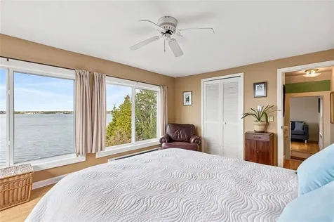 233 Terrace Avenue East Providence RI 02915