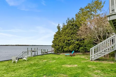 233 Terrace Avenue East Providence RI 02915