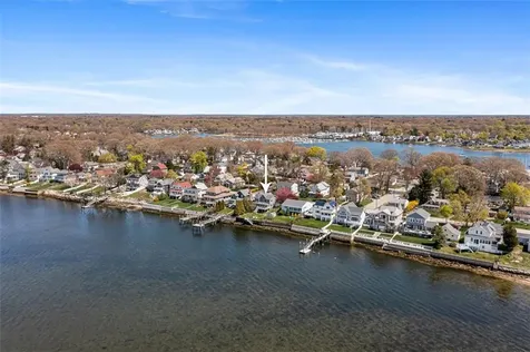 233 Terrace Avenue East Providence RI 02915