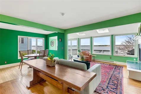 233 Terrace Avenue East Providence RI 02915