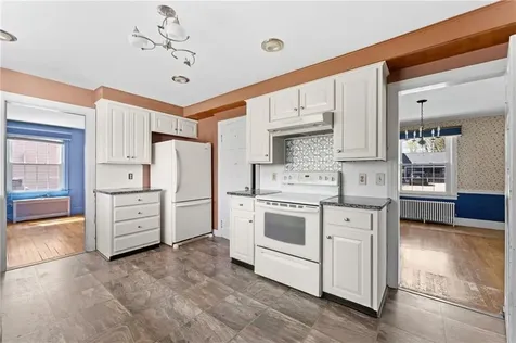 18 Huntington Drive East Providence RI 02916
