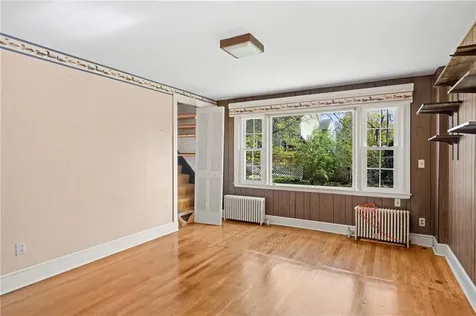 18 Huntington Drive East Providence RI 02916