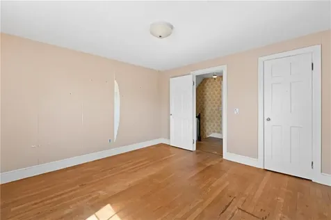 18 Huntington Drive East Providence RI 02916