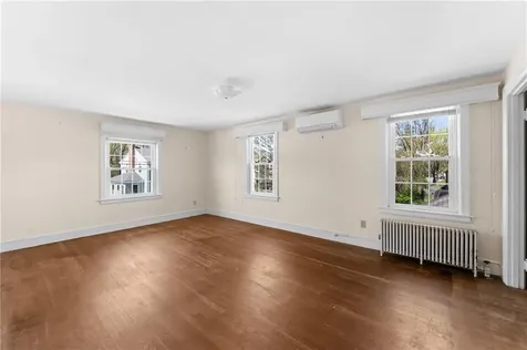 18 Huntington Drive East Providence RI 02916