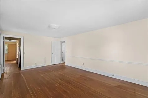 18 Huntington Drive East Providence RI 02916