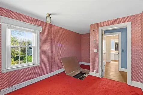 18 Huntington Drive East Providence RI 02916