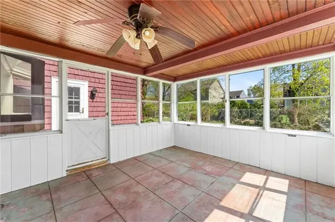 18 Huntington Drive East Providence RI 02916