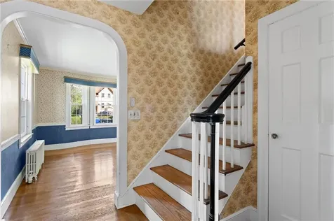 18 Huntington Drive East Providence RI 02916