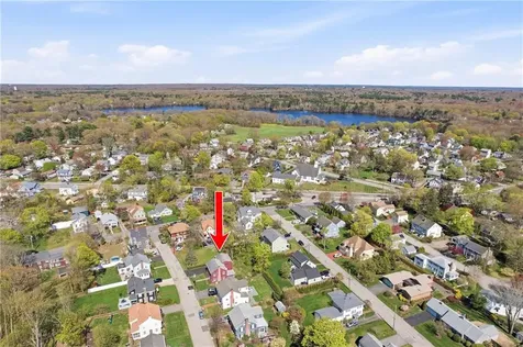 18 Huntington Drive East Providence RI 02916