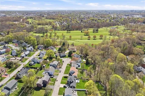 18 Huntington Drive East Providence RI 02916