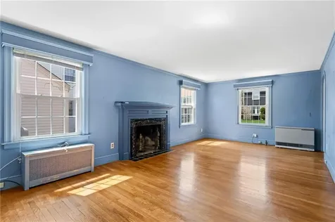 18 Huntington Drive East Providence RI 02916
