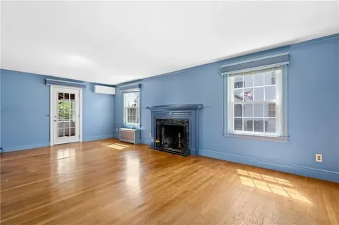 18 Huntington Drive East Providence RI 02916