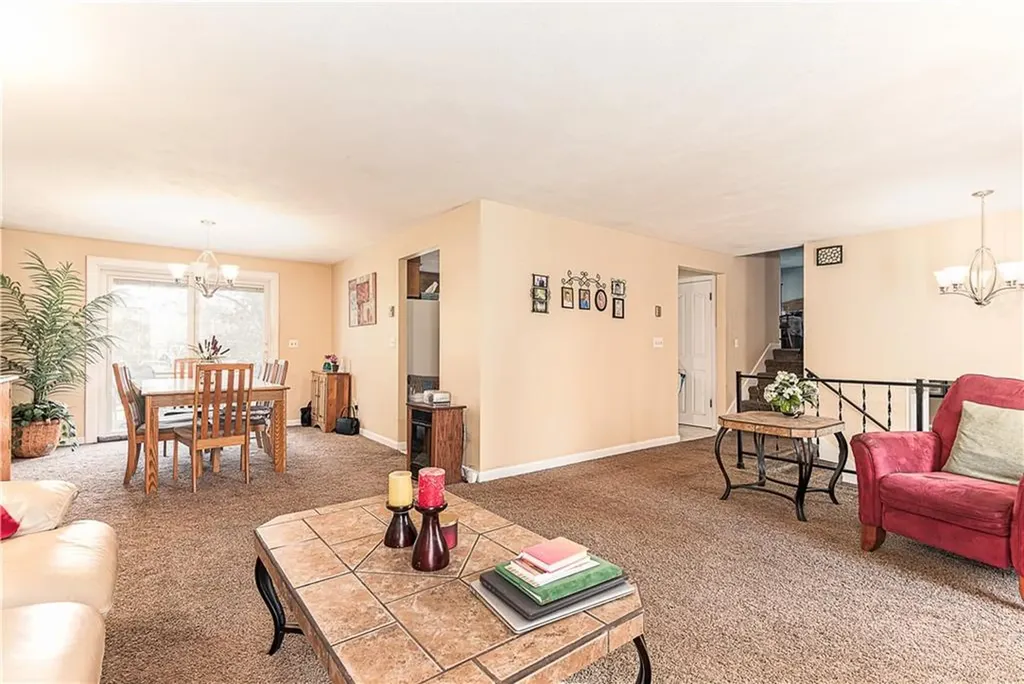 72 Janet Court Warwick RI 02886