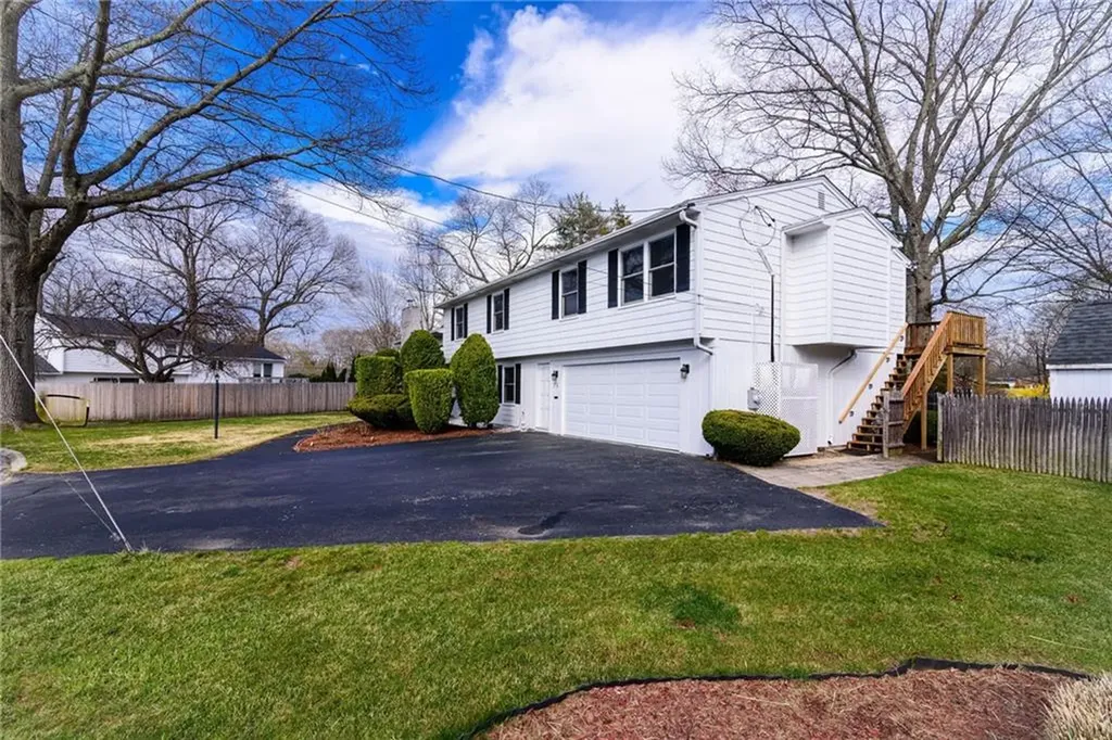 72 Janet Court Warwick RI 02886