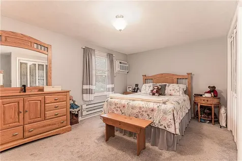 72 Janet Court Warwick RI 02886