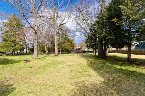 72 Janet Court Warwick RI 02886