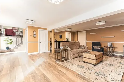 72 Janet Court Warwick RI 02886