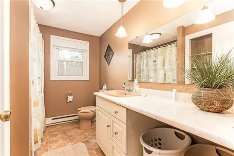 72 Janet Court Warwick RI 02886